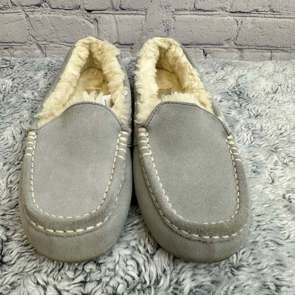 UGG Ansley Water Resistant Suede Slippers Gray Sheepskin Lining Size 7 Cozy - Picture 2 of 10